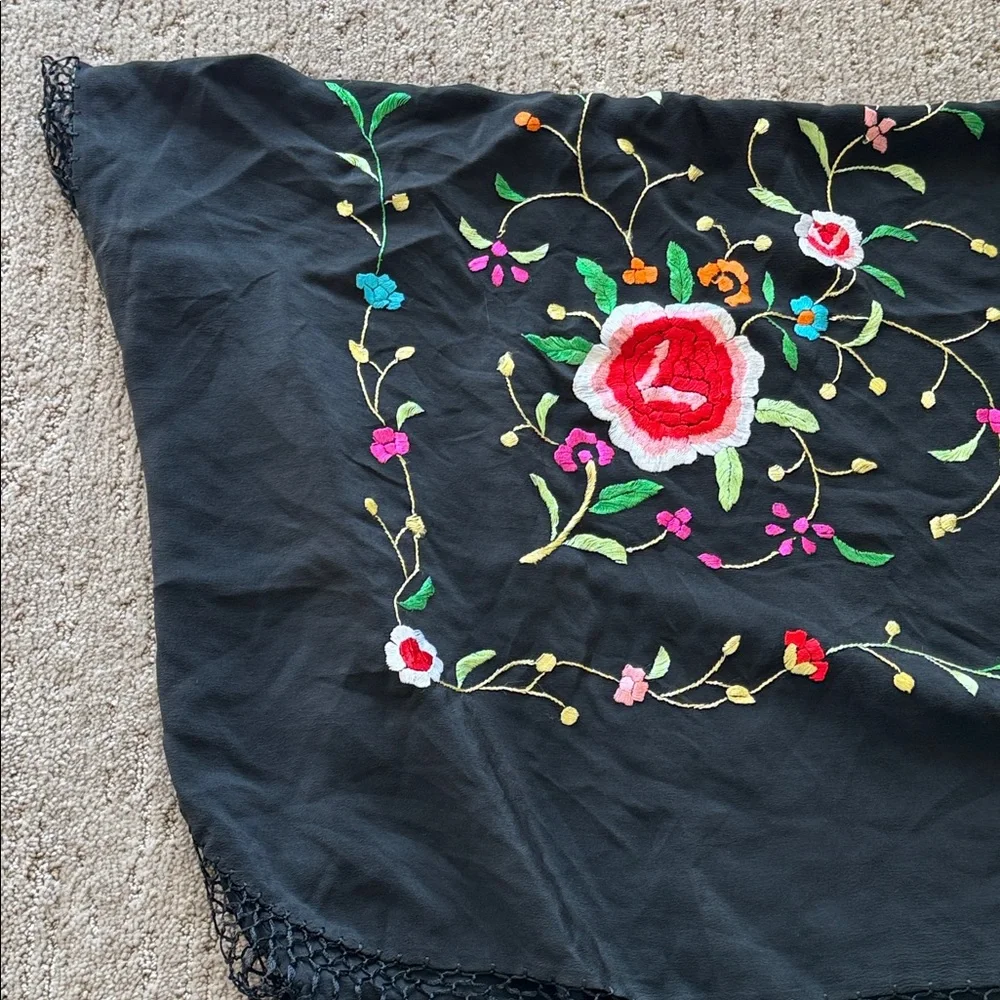Vintage Artesania Reyes Madrid Black Floral Embroidered Silk Shawl with Fringe - Picture 2 of 8